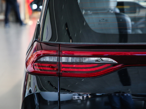 2019270T ԄӺA 6 VI ^