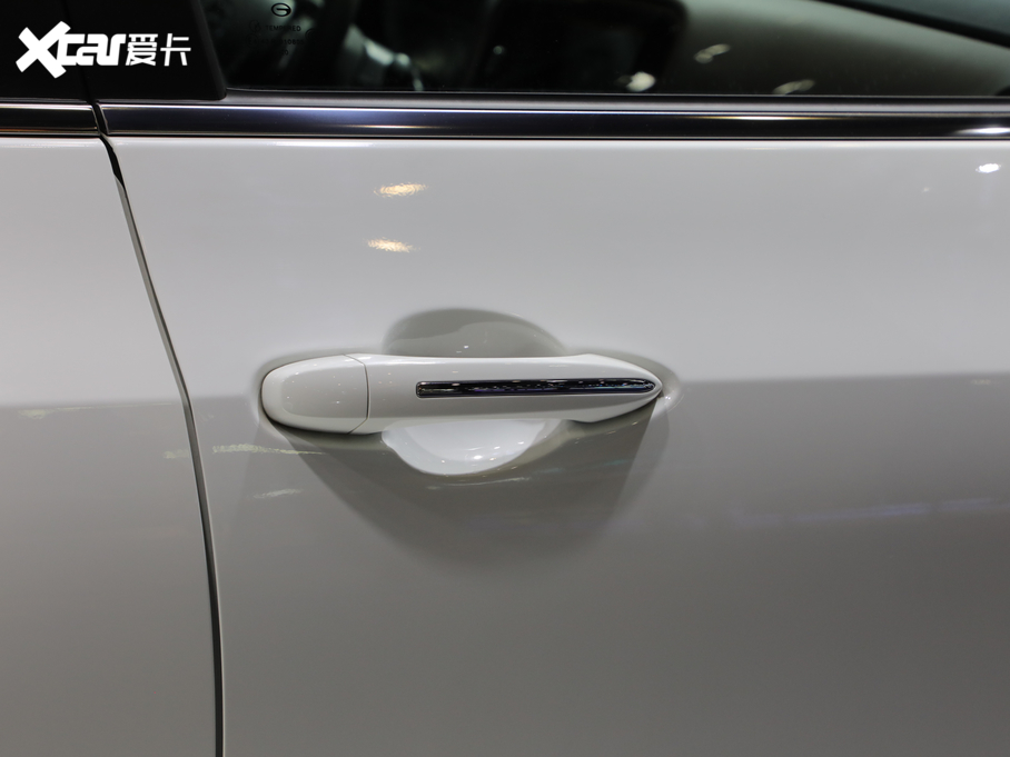 2020GS3 235T  Ԅ(dng)Ӣ