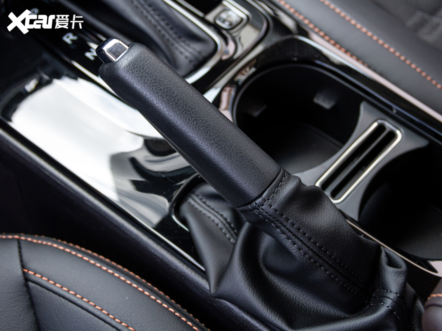 2020GS3 235T  Ԅ(dng)Ӣ