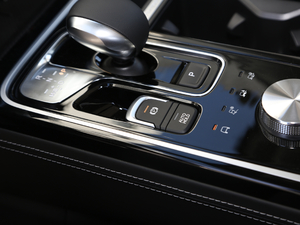 2020390T ԄA 7 v܇Ƅ