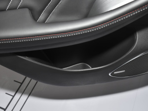 2021GA4 PLUS 235T Ԅ g