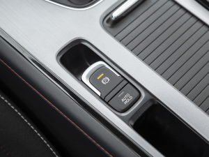 2021GA4 PLUS 235T ԄӺA v܇Ƅ