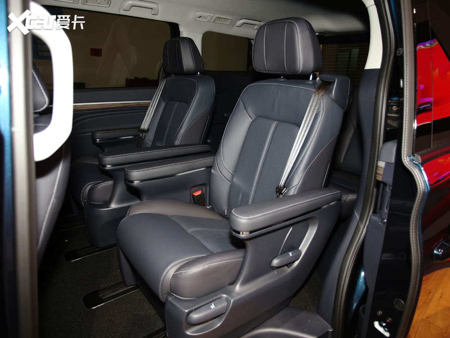 2021�����M8 �I(l��ng)��ϵ�� 390T ������