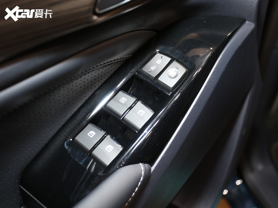 2021�����M8 �I(l��ng)��ϵ�� 390T ������