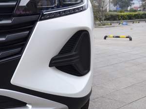 2021款270T 自动优享版 前雾灯