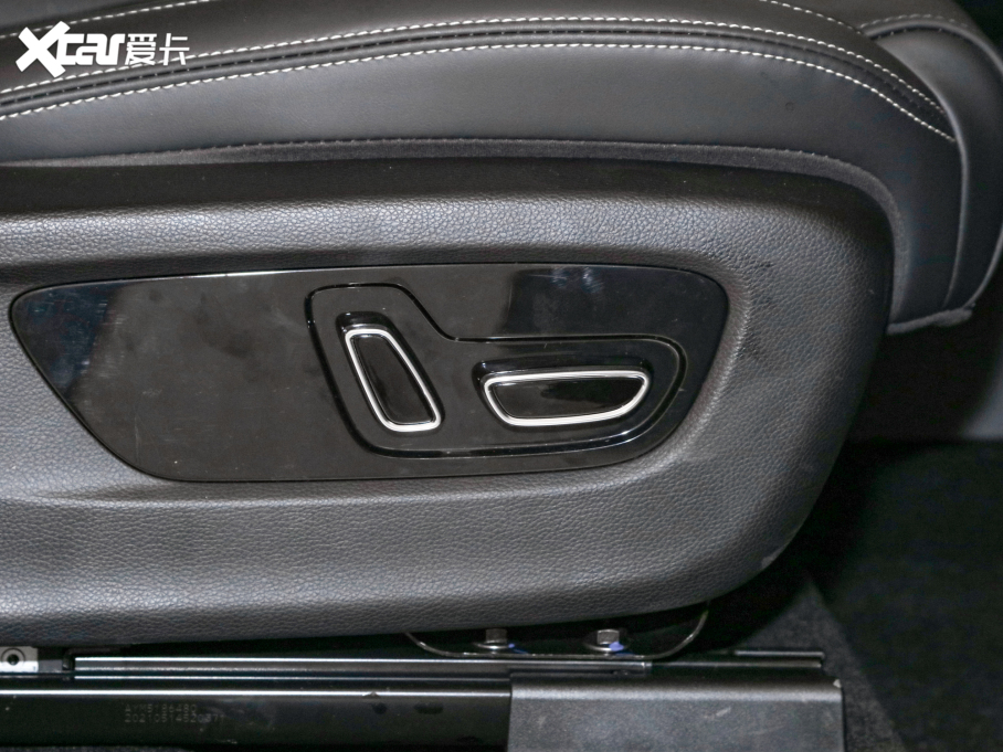 2022GS8 I(lng)ϵ 2.0TGDI (q)A(lin) 