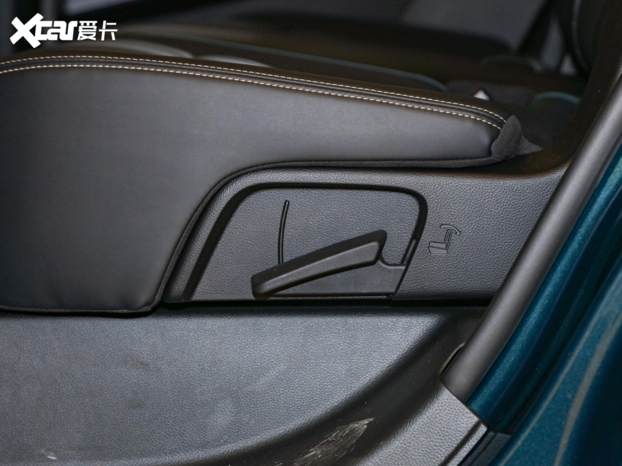 2022GS8 I(lng)ϵ 2.0TGDI (q)A(lin) 