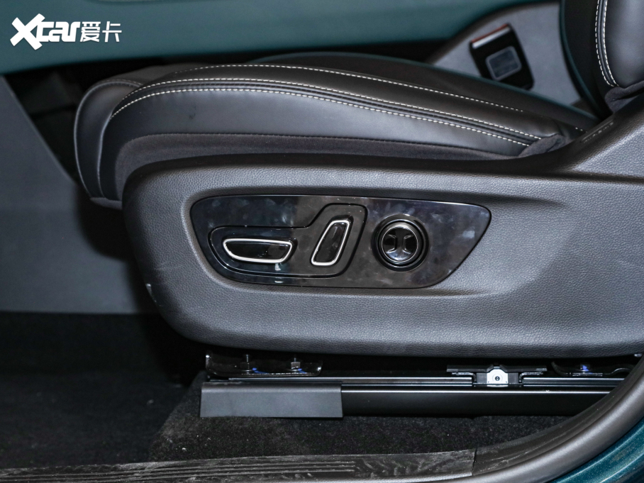 2022GS8 I(lng)ϵ 2.0TGDI (q)A(lin) 