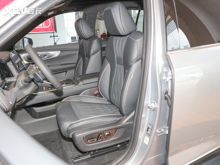 2022GS8 I(lng)ϵ 2.0TGDI (q)A(lin) 