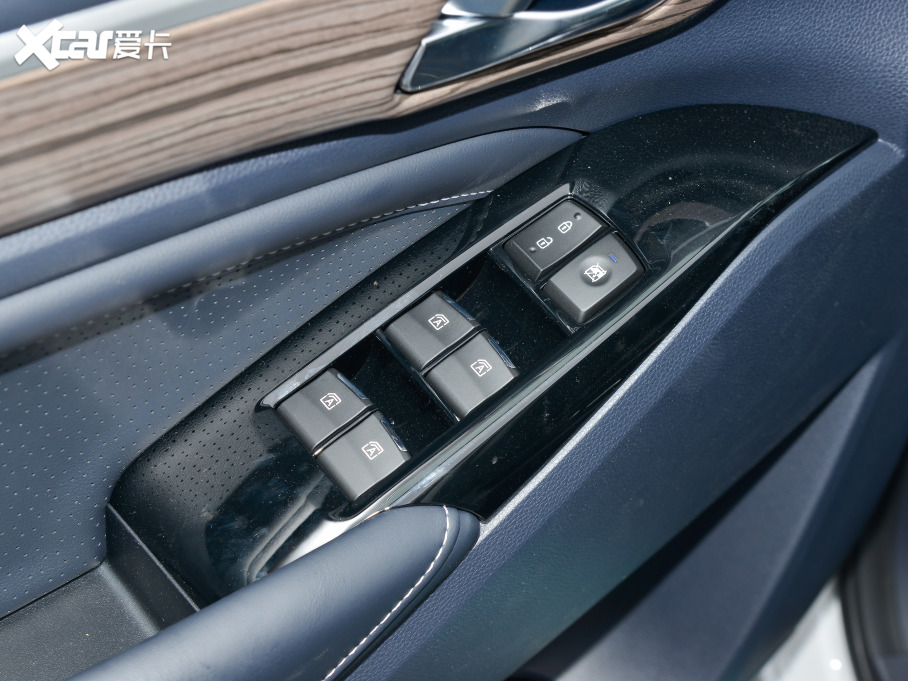 2023M8 I(lng)ϵ 390T F