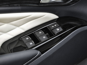 2023Ŀ ϵ 390T  п؅^