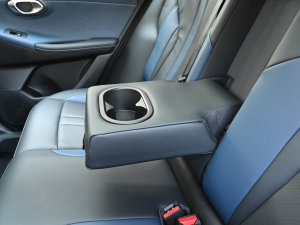 2023款影速 270T 劲智版 后排中央扶手