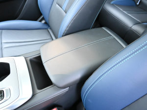 2023款影速 270T 劲智版 中央扶手箱