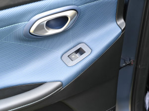 2023款影速 270T R-STYLE版 后排车窗控制区