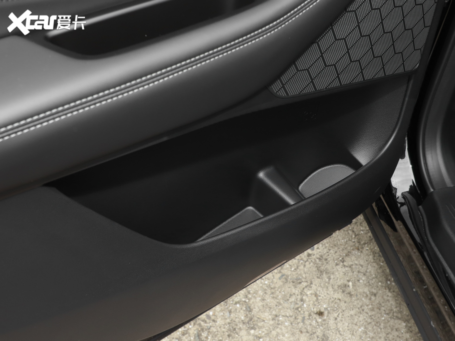 2025GS8 I(lng)ϵ 2.0TGDI (q)A 5