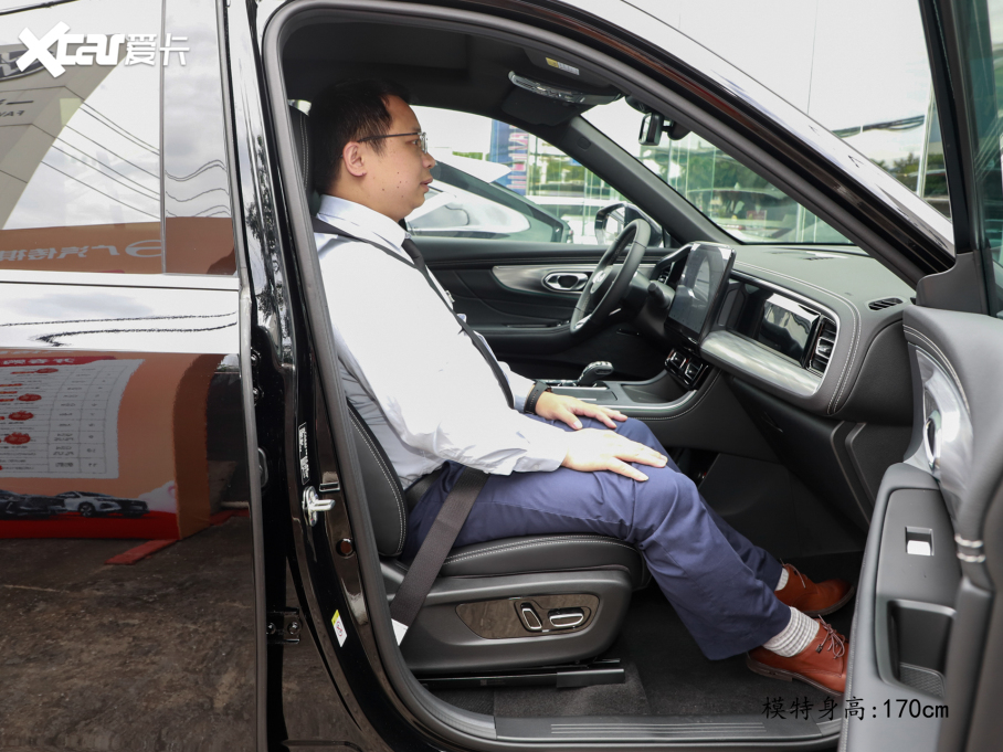 2025GS8 I(lng)ϵ 2.0TGDI (q)A 5