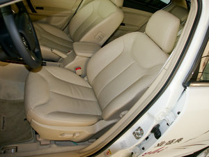2011款2.0L 自动尊贵版 主驾驶座椅