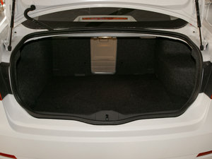 2011款2.0L 自动尊贵版 行李厢空间