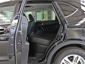 2012款2.0L 手动豪华版 后排座椅放倒