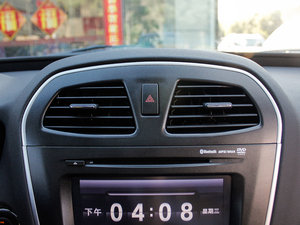 2012款2.0L 自动尊贵版 空调出风口
