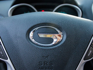 2012款2.0L 自动尊贵版 中控区