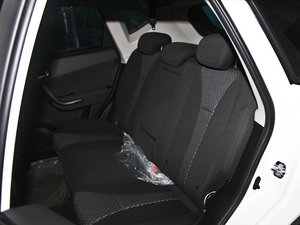 2012款2.0L 手动舒适版 后排座椅