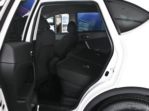 2012款2.0L 手动舒适版 后排座椅放倒