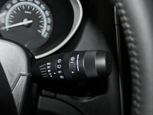2012款2.0L 自动豪华版 中控区