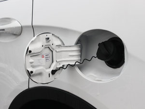 2013款1.8T 自动豪华版 油箱盖