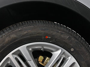 2013款1.8T 自动豪华版 轮胎品牌