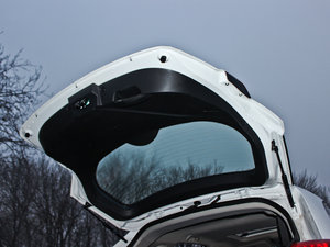 2013款1.8T 自动豪华版 空间座椅