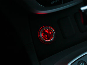 2013款1.8T 自动豪华版 中控区
