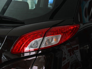 2014款2.0L 自动两驱周年增值版 细节外观