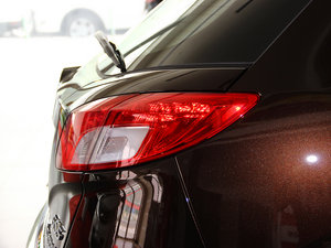 2014款2.0L 自动两驱周年增值版 细节外观