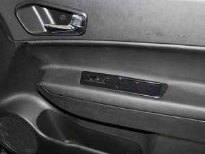 2014款2.0L 自动超享版 空间座椅