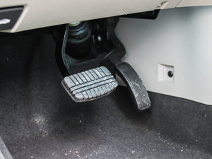 2014款1.8T 自动四驱至尊版 中控区