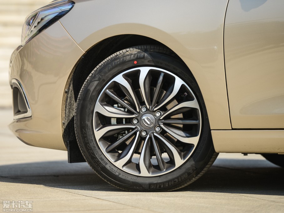 2015�����GA6 1.8T �Ԅ����F��