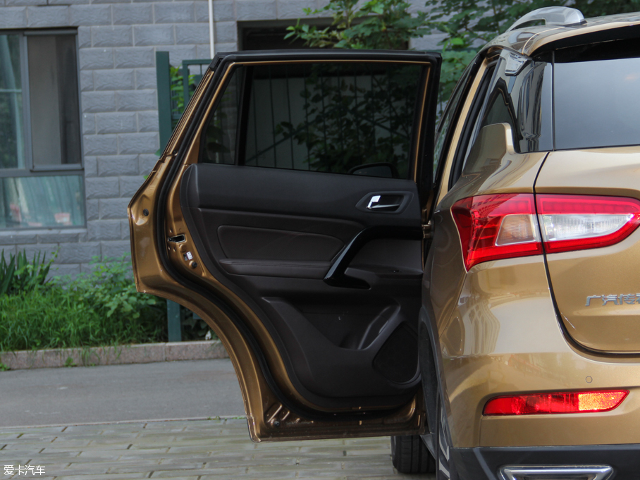 2015GS4 200T G-DCT F