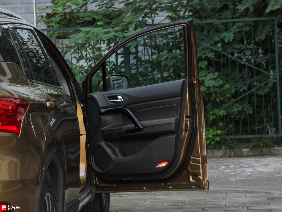 2015GS4 200T G-DCT F