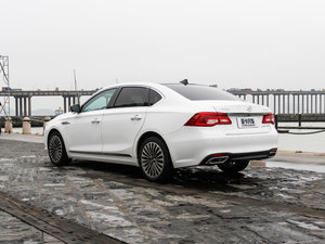 2016款320T 至尊版 左后45度