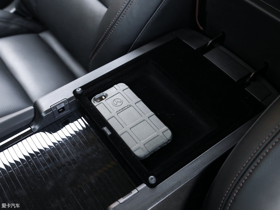 2017GS8 320T Ԅ(dng)(q)F