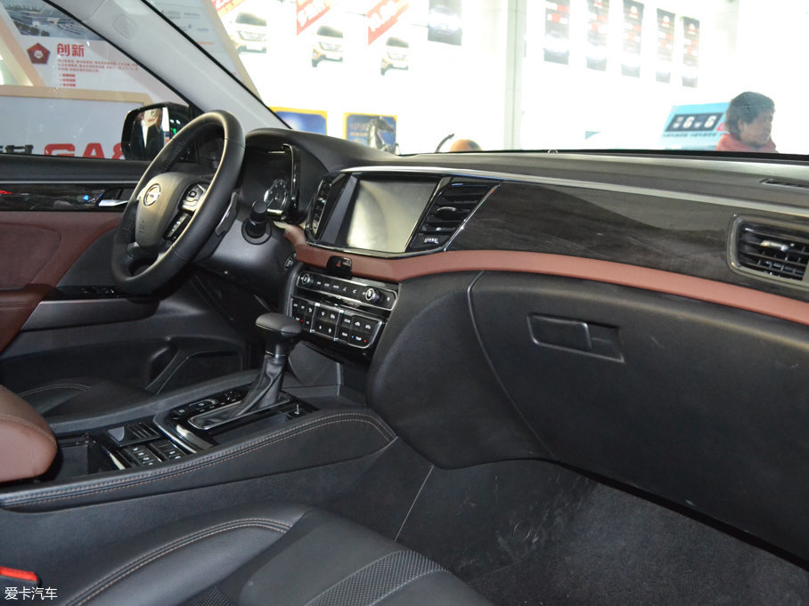 2017GS8 320T ԄӃA