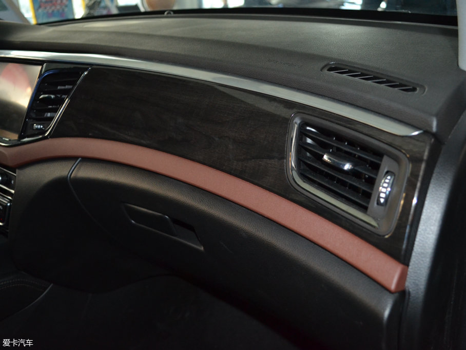 2017GS8 320T ԄӃA