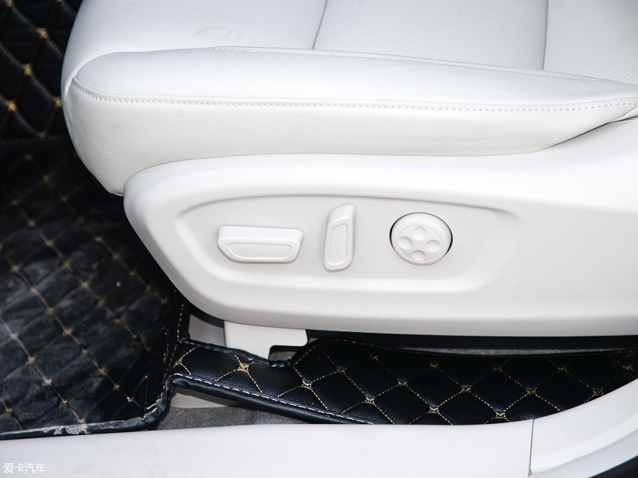 2017GS8 320T ԄӃA