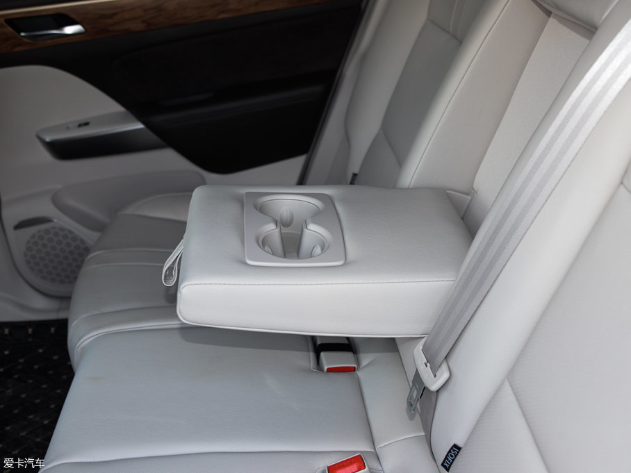 2017GS8 320T ԄӃA