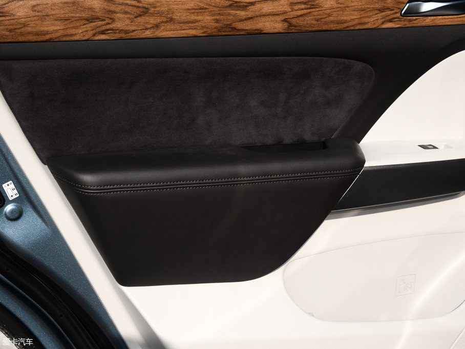 2017GS8 320T Ԅ(dng)(q)A(lin)