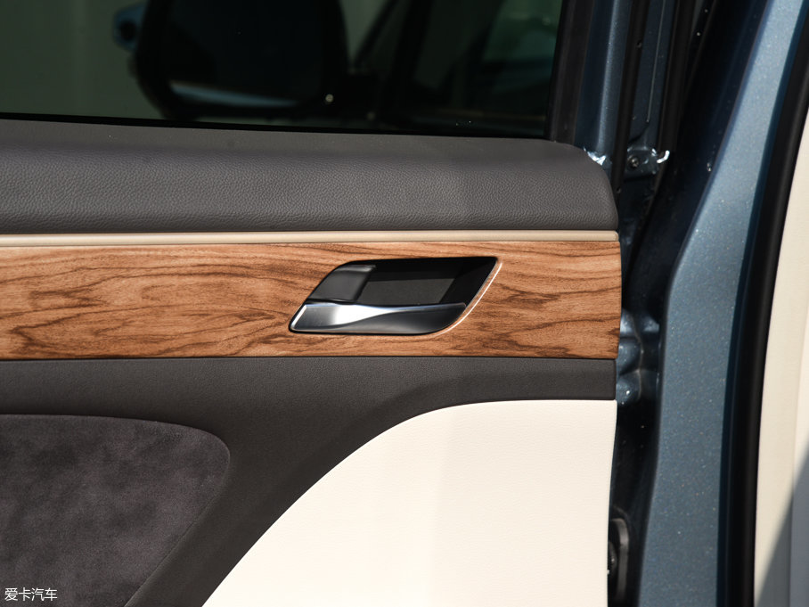 2017GS8 320T ԄӃA