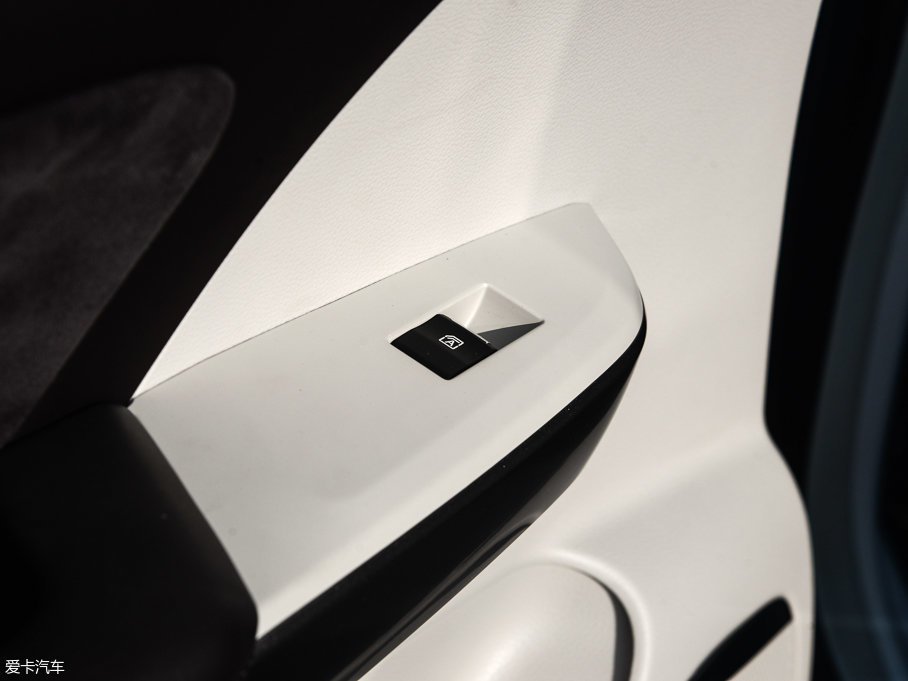 2017GS8 320T ԄӃA