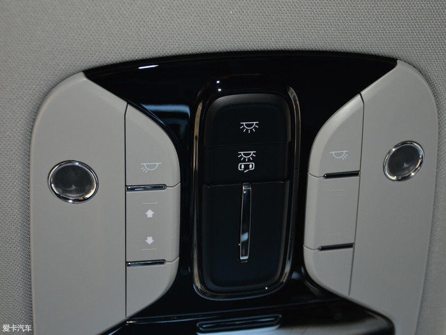 2017GS8 320T ԄӃ(q)A