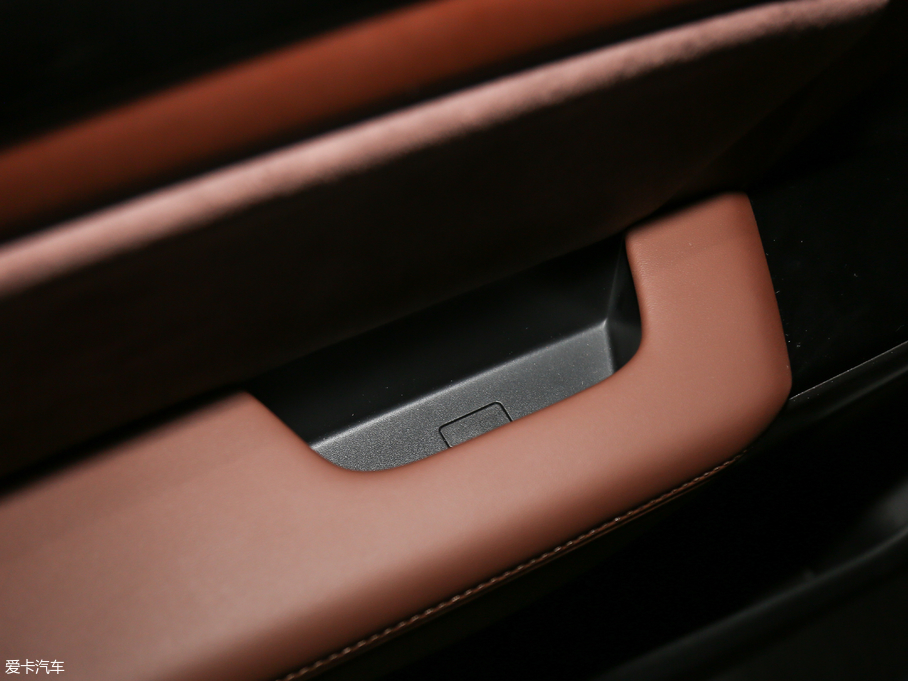 2017GS8 320T Ԅ(dng)(q)A(lin)